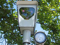 Камера, установленная неподалеку от светофора