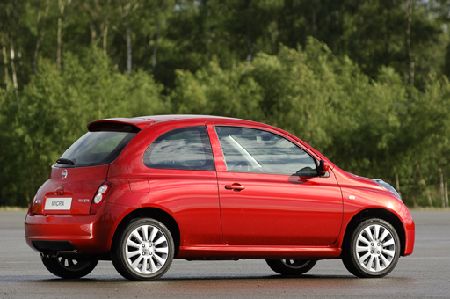 Nissan Micra, боковой обзор