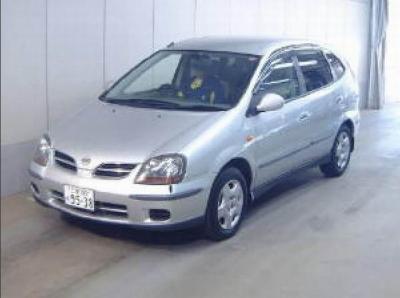 Nissan Tino   2001