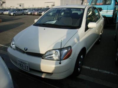 Toyota Platz   2002