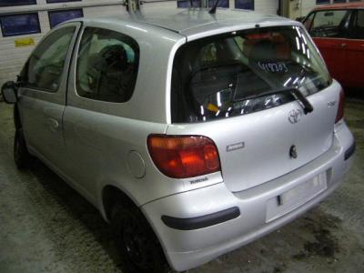 Toyota Yaris   2003