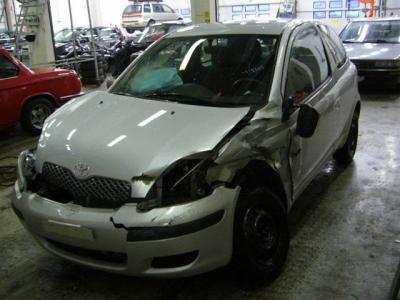 Toyota Yaris   2003