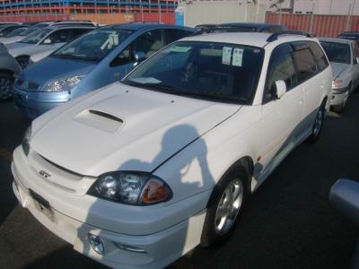 Toyota Caldina   2000
