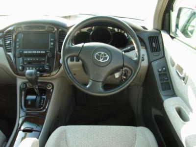 Toyota Kluger   2001