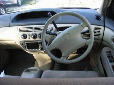 Toyota Vista   2000