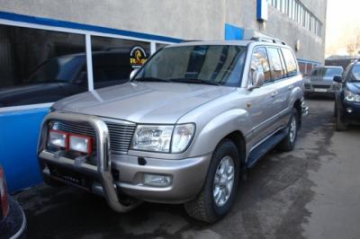 Toyota Land Cruiser 100   2004