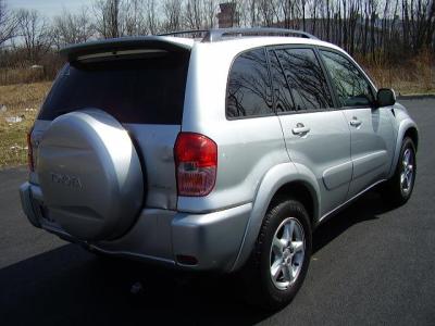 Toyota Rav 4   2003