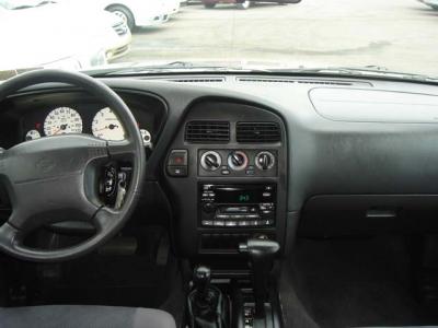 Nissan Pathfinder   2000