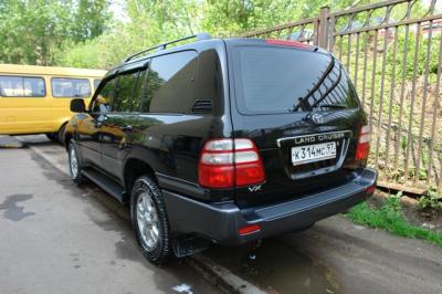 Toyota Land Cruiser 100   2003