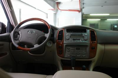 Toyota Land Cruiser 100   2007